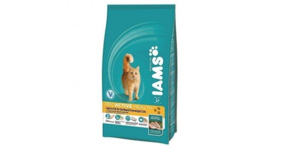 IAMS Cat для взрослых кошек лайт с курицей 3 кг